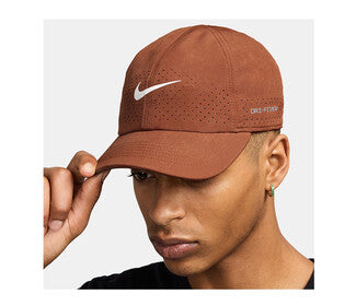 Nike Dri-Fit Advantage Club Cap (Dark Russet)