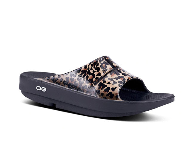 Oofos Ooahh Luxe Slide Sandal (W)(Leopard)